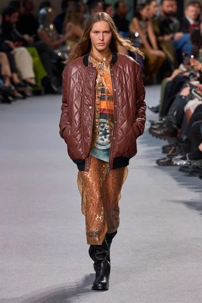 Look 11